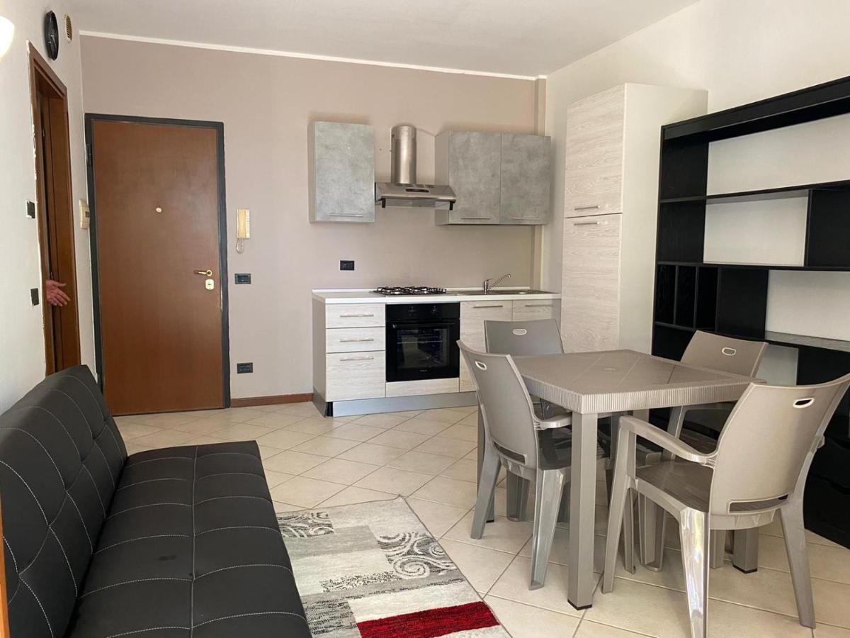 Appartamento Il Faro con giardino in Residence con piscina Desenzano del Garda Esterno foto