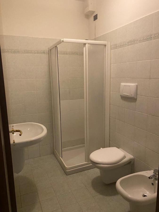 Appartamento Il Faro con giardino in Residence con piscina Desenzano del Garda Esterno foto